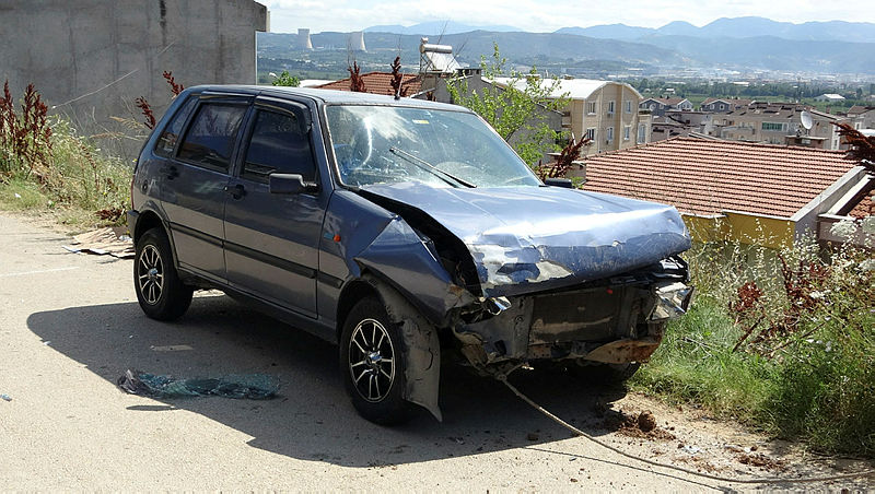Bursa’da korku dolu anlar! Evin bahçesine otomobil uçtu: İnanamadım, rüyadayım sandım