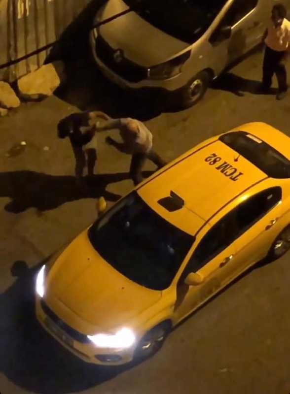 Taksici 2 yumrukla yere sermişti! O müşteri ünlü şarkıcının kardeşi çıktı