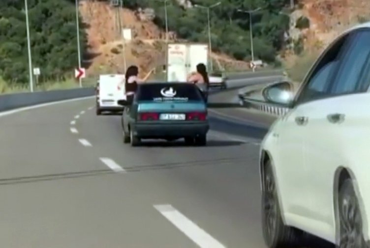 Kimse anlam veremedi! Pencerelerden çıkıp...