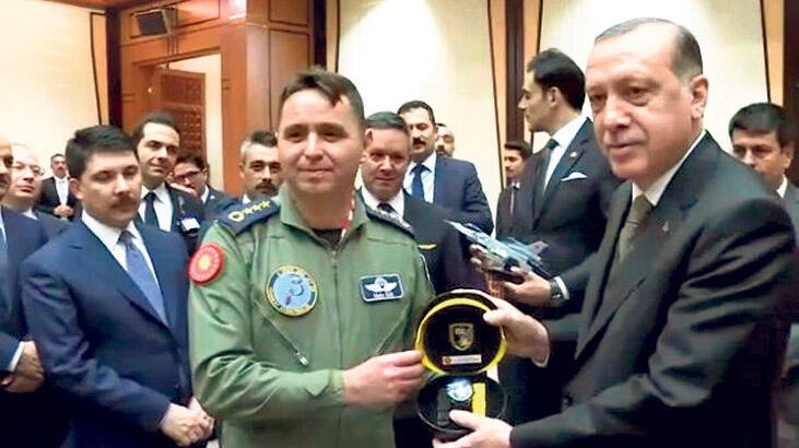 Başkan Erdoğan’a havada eşlik etmişti! YAŞ’ta dikkat çeken detay