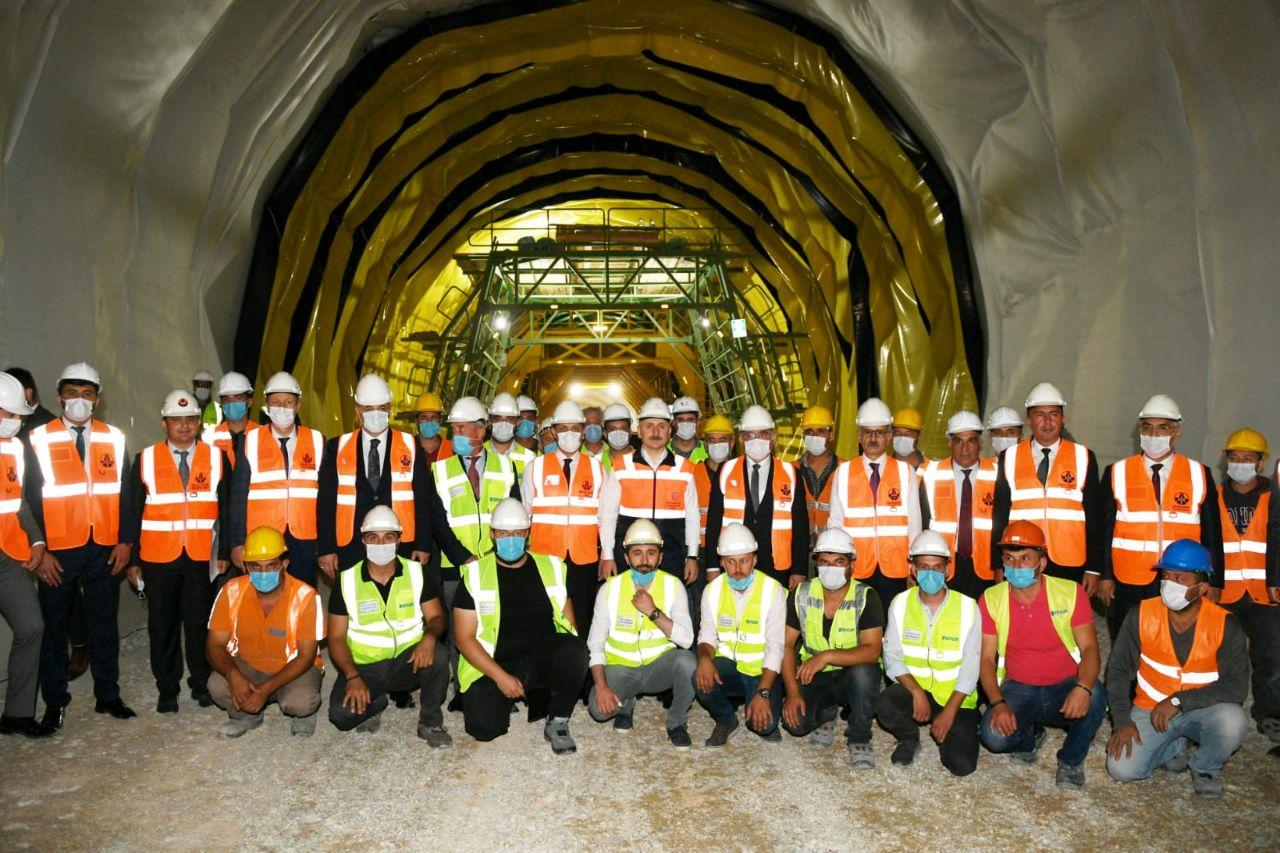 Ulaştırma ve Altyapı Bakanı Adil Karaismailoğlu: Badal Tüneli’ni 2021 yılında hizmete açmayı planlıyoruz