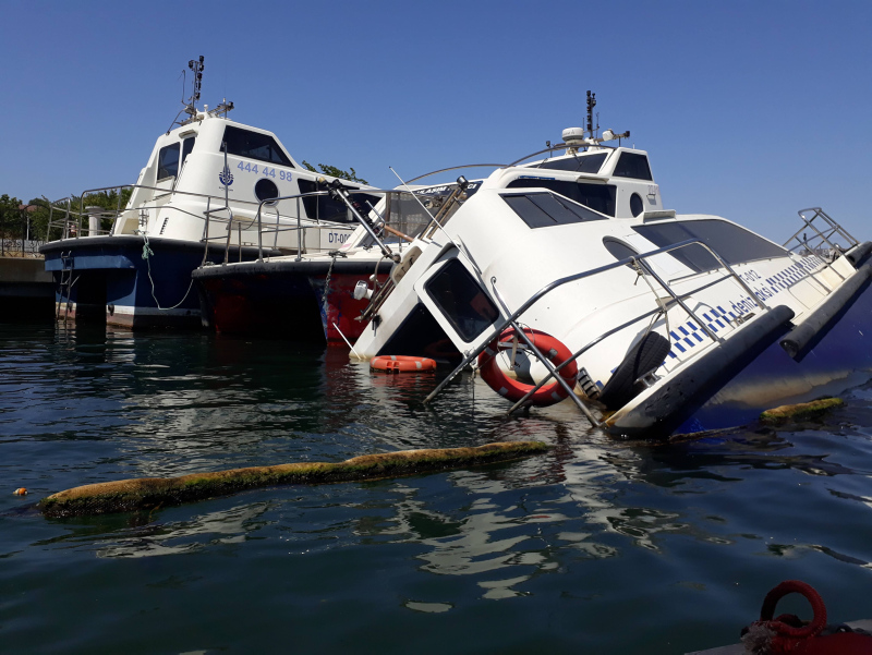 İstanbul’da deniz ulaşımını rahatlatacaktı! Jet Fadıl’ın deniz taksileri Haliç’te çürüyor...