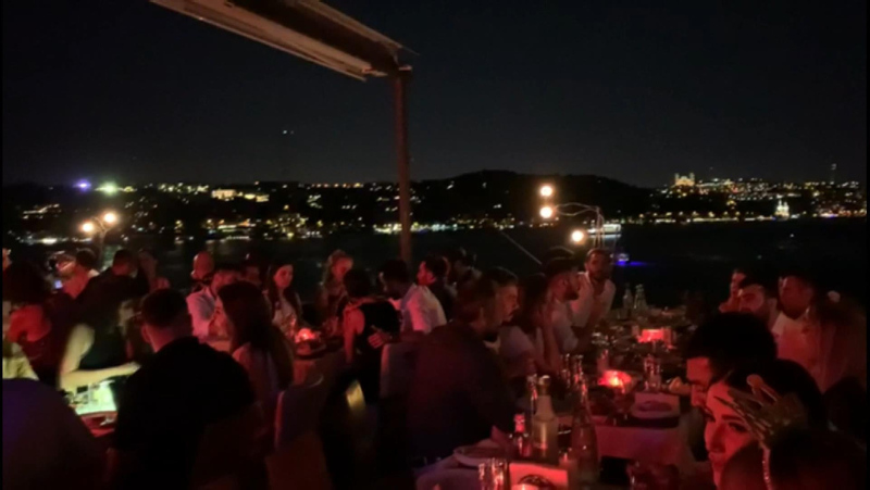 Skandal görüntüler! Koronavirüsü umursamadan eğlendiler...