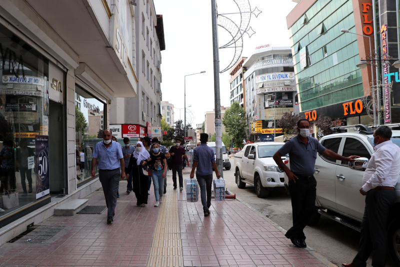 İstanbul Valisi Ali Yerlikaya’dan koronavirüs uyarısı: Allah rızası için dışarı çıkmayın