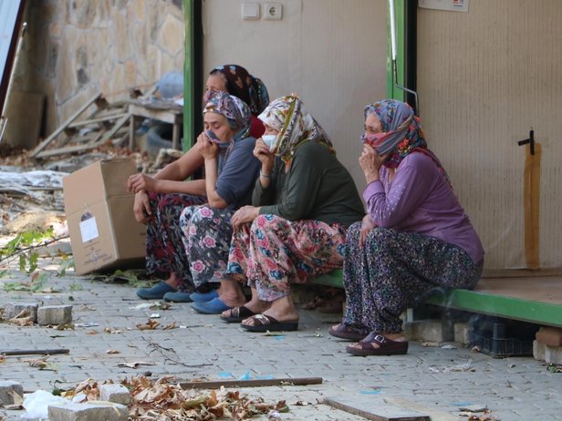 Kadınların el emeği ürünlerine göz diktiler! Torbalı Belediyesi’nde büyük skandal: ’CHP’li İsmail Uygur zulmün kitabını yazmıştır’
