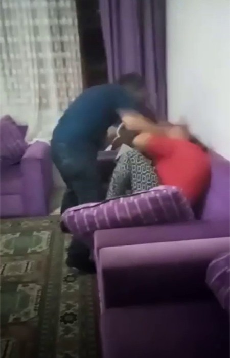 Görüntüler sosyal medyayı salladı! Çocuklarını darp eden cani baba hakkında flaş gelişme