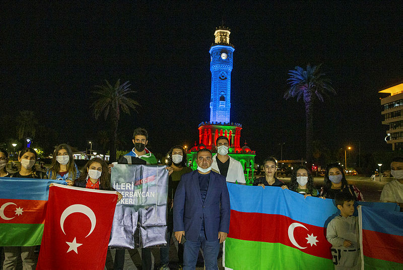 Karabağ’ın özgürlüğü için iki oğluyla cepheye koşmuştu! Ünlü senarist şehadet şerbetini içti