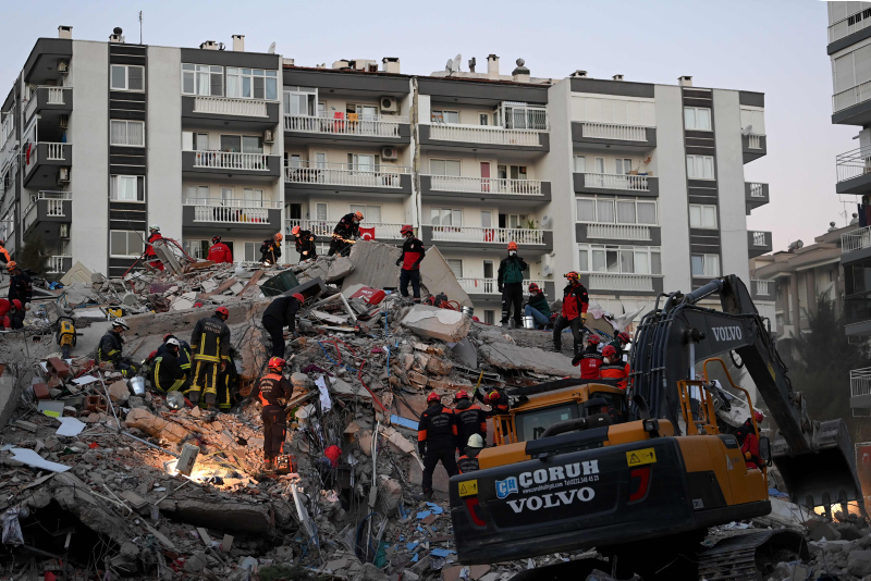 İzmir depremindeki yıkımın nedeni kalitesiz beton ve demir kullanımı