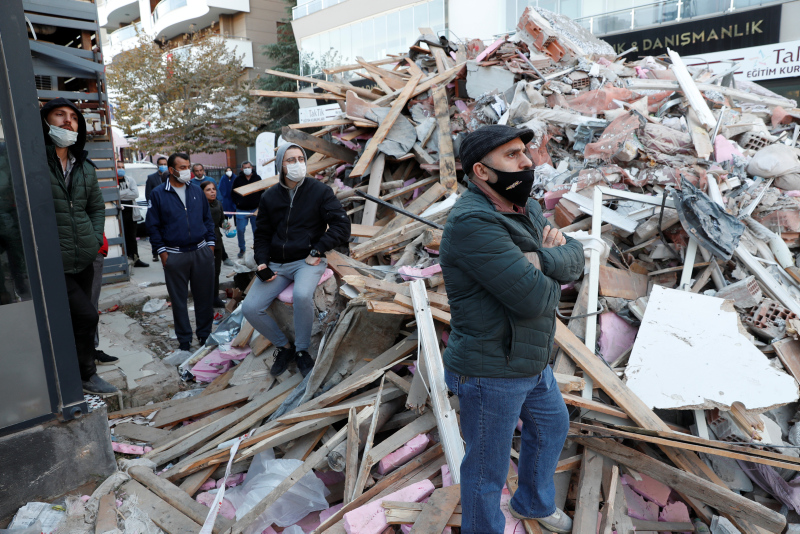 İzmir depremindeki yıkımın nedeni kalitesiz beton ve demir kullanımı