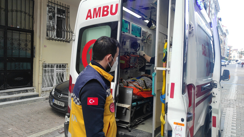 Esenyurt’ta koca dehşeti! Ekmek bıçağıyla saldırdı...