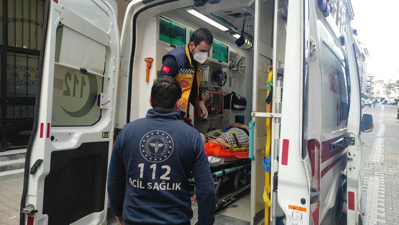 Esenyurt’ta koca dehşeti! Ekmek bıçağıyla saldırdı...