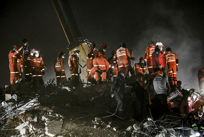 İzmir depreminde 6 binanın yıkılma nedeni ortaya çıktı!