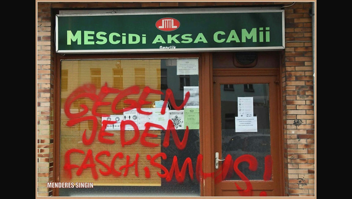Almanya’nın başkenti Berlin’de Mescid-i Aksa Camii’ne alçak saldırı