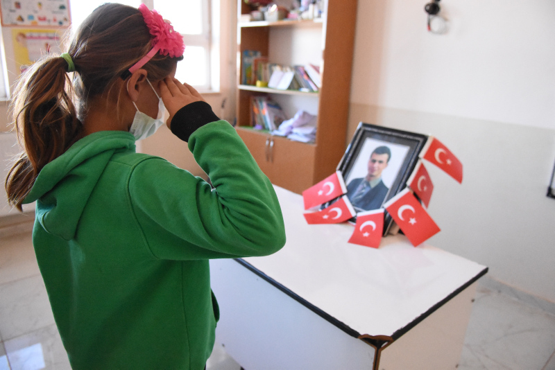 Öğrencileri şehit öğretmen Necmettin Yılmaz’ı unutmadı! Sevinç ve hüzün bir arada