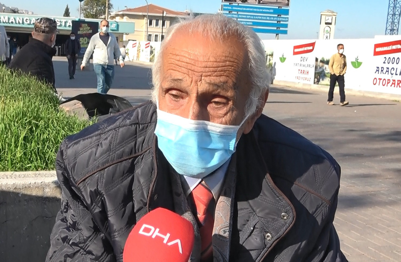 Karantinadaki oğluna ekmek götürürken gözyaşlarını tutamadı