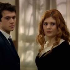 Sadakatsiz Dizisinin Bahar I Yeliz Kuvanci Ile Aras Bulut Iynemli Nin Pozlari Olay Oldu Yeliz Kuvanci Ve Iynemli Galeri Yeni Asir