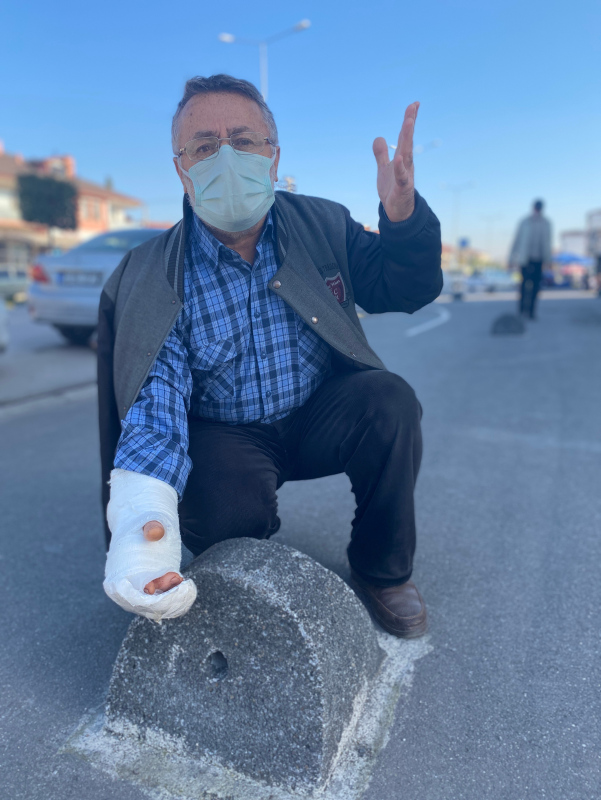 Ölümden döndü! Aynı taşa tam 6 kez takılıp düştü...