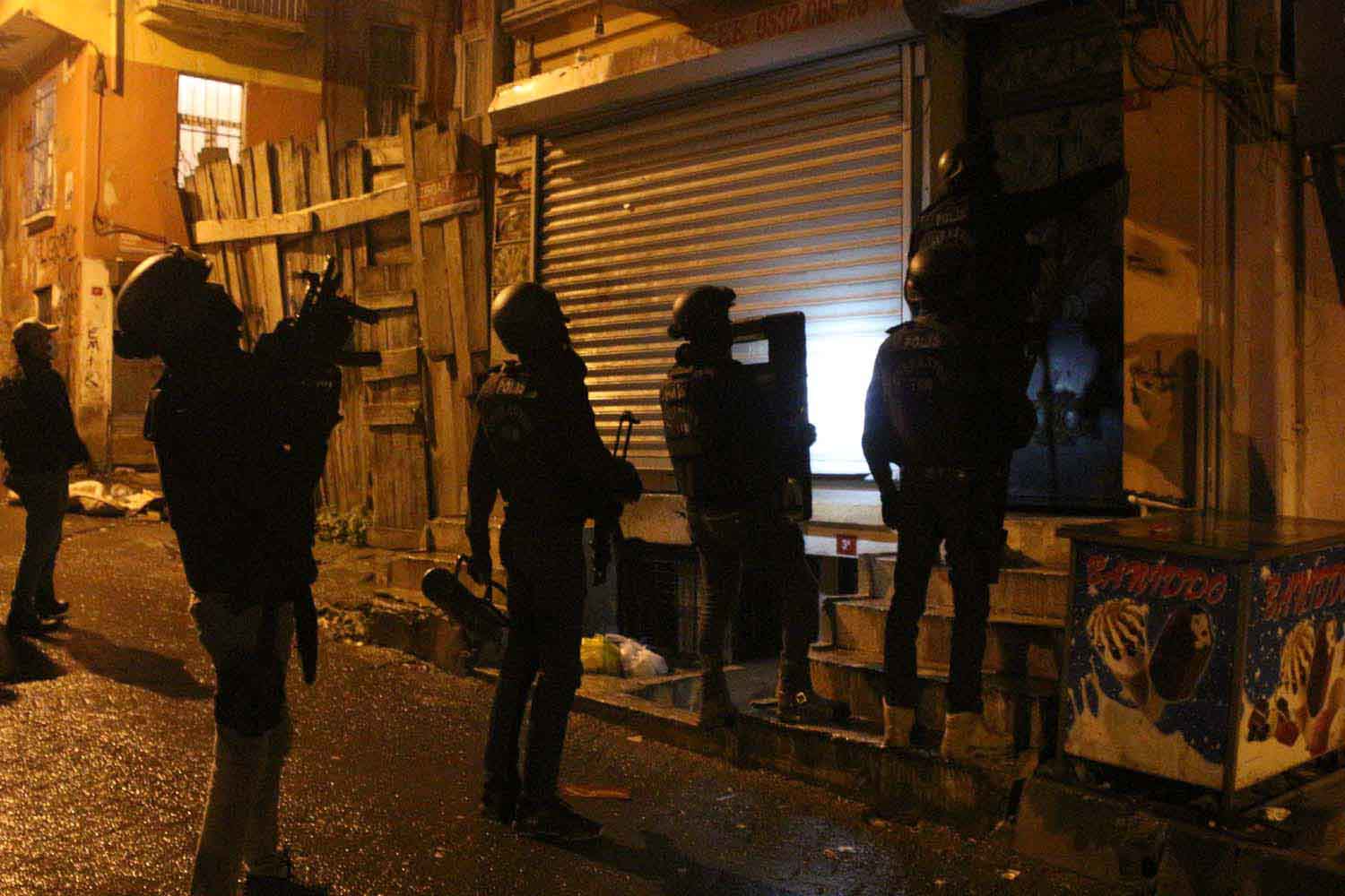 İstanbul’da PKK’ya gece yarısı operasyonu: 5 gözaltı var