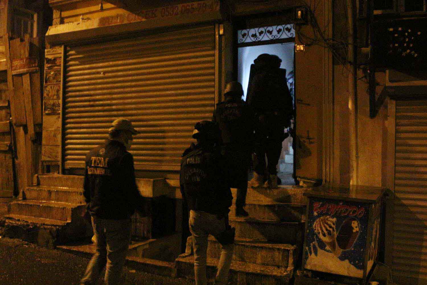 İstanbul’da PKK’ya gece yarısı operasyonu: 5 gözaltı var