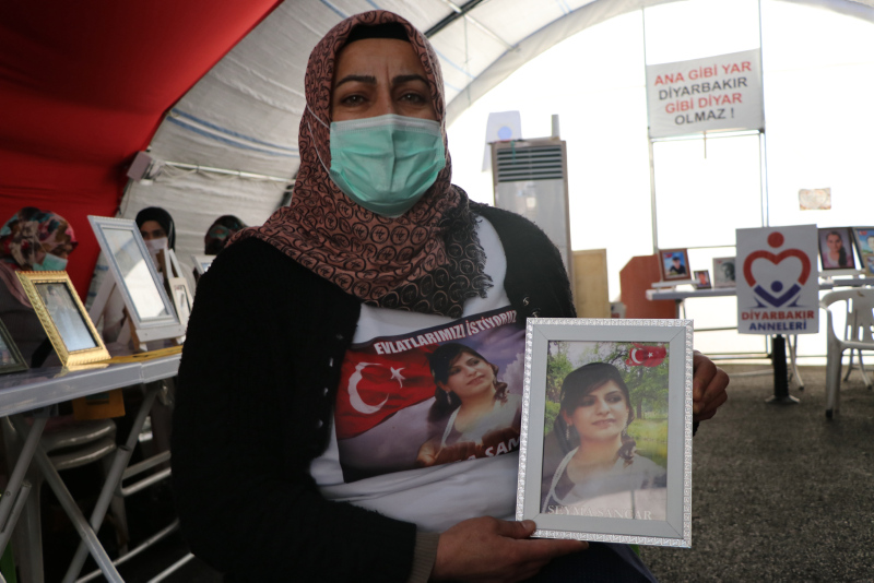 PKK tarafından kaçırılan kızına böyle seslendi: Kardeşin askere gidecek onu mu öldüreceksin?