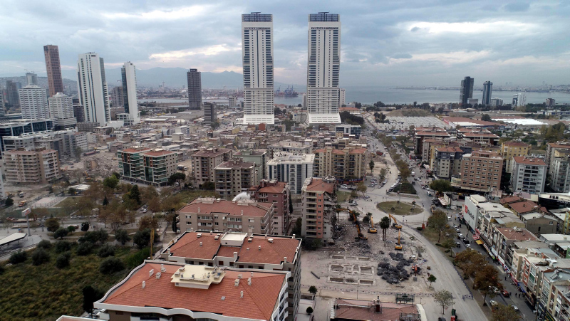 İzmir’deki 6,6’lık depremle ilgili flaş açıklama! Yıkılan binaların ortak özelliği...
