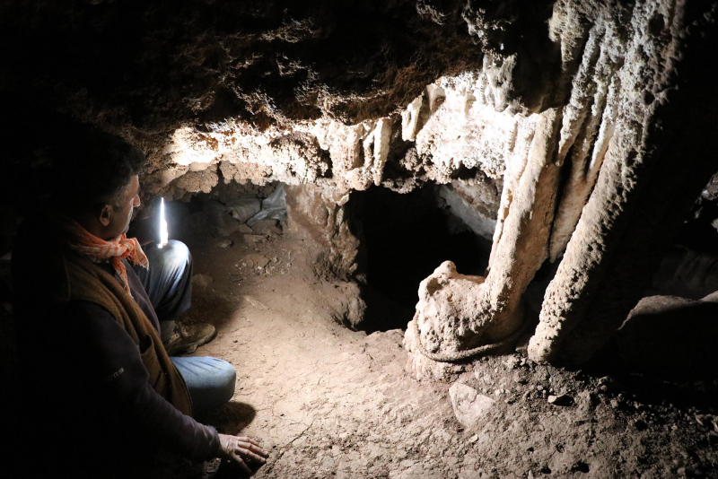 Denizli’de kaçak defineciler beyaz traverten ve sarkıtların olduğu bir mağara buldu