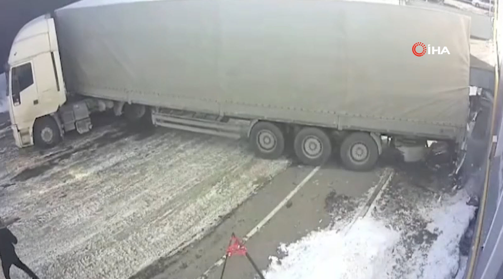 Bekçi kulübesine daldı! Fabrika işçisi...