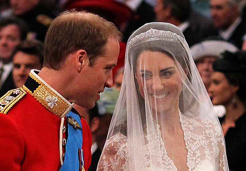 Prens William ve Kate Middleton’dan 10. yıl pozları! Böyle teşekkür ettiler