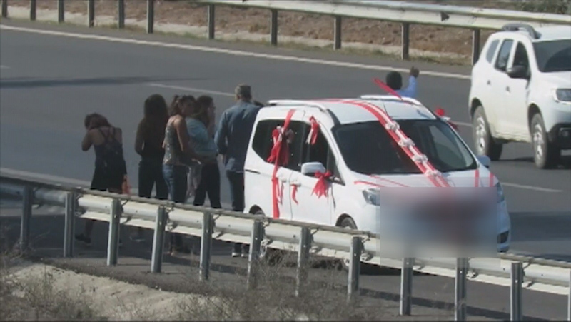 Adana-Mersin yolunda Cono kadınlarının fuhuş oyunu! Gelin arabası sürücüsünü bile soydu
