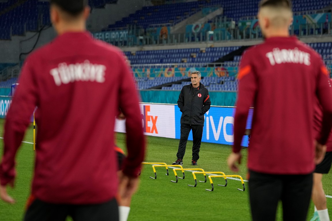 EURO 2020 İtalya-Türkiye maçı öncesi Şenol Güneş'ten flaş açıklamalar | İşte Türkiye'nin taktiği