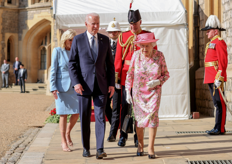 Kraliyet Protokolünü ihlal etti! ABD Başkanı Biden: Kraliçe Elizabeth bana annemi hatırlattı