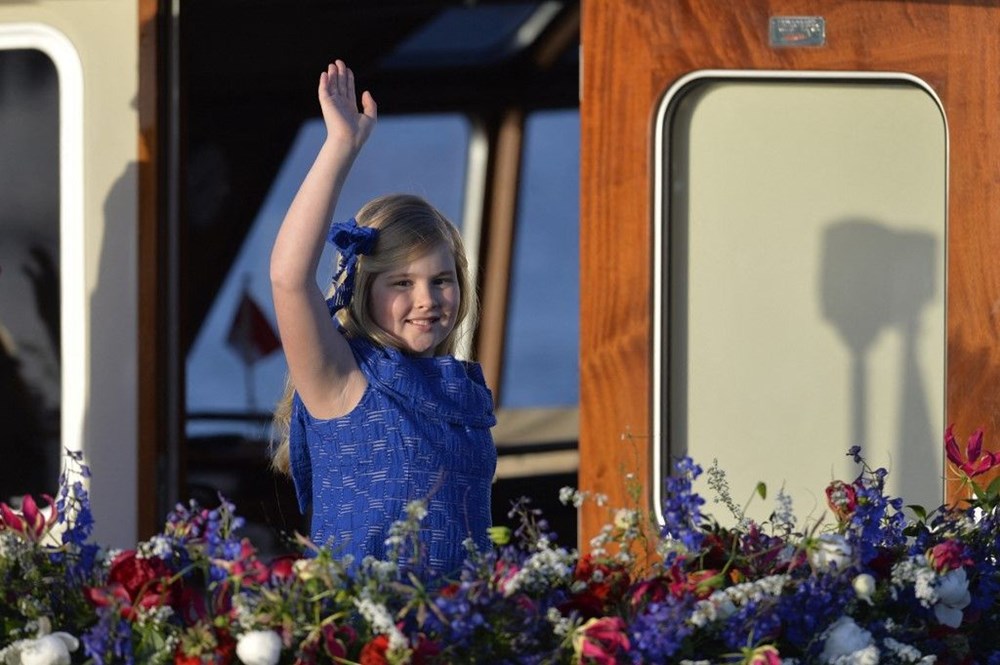 Tahtın varisi tarihe geçti! Prenses Catharina-Amalia 1.6 milyon euroyu reddetti