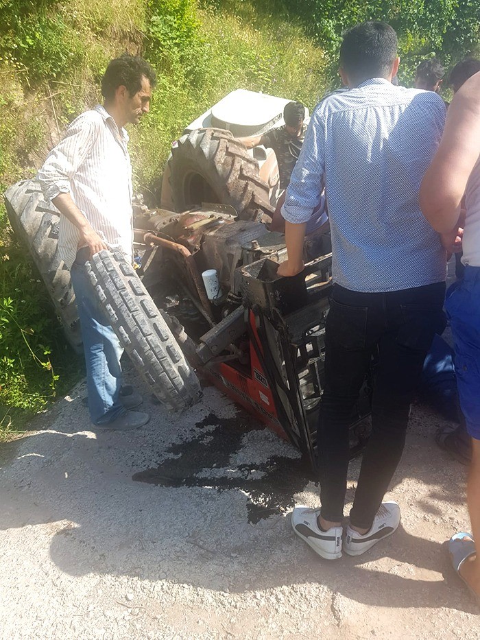 Sakarya Karasu’da korkunç kaza! Uçurumdan kaçtı traktörün altında kalmaktan kaçamadı