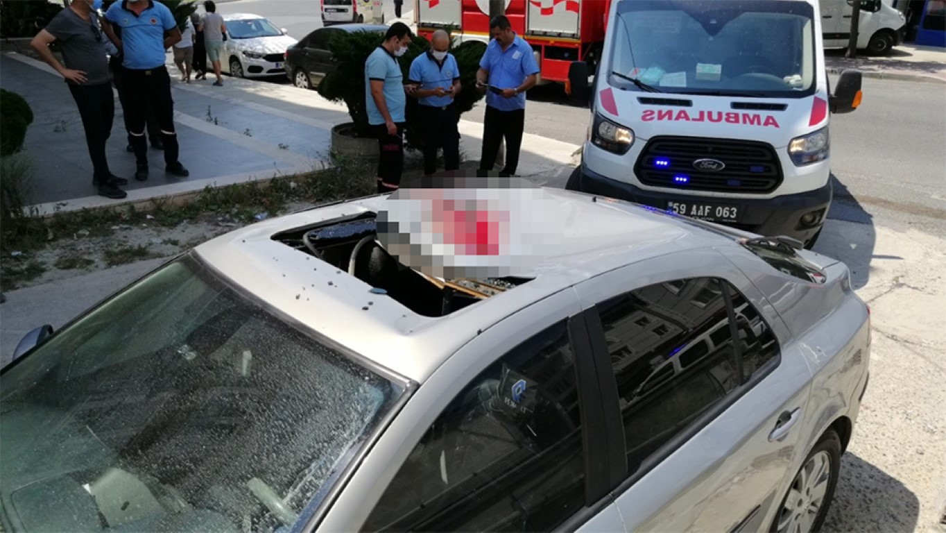 Çerkezköy’de korkunç olay! Balkondan arabanın üstüne düşen kadın öldü