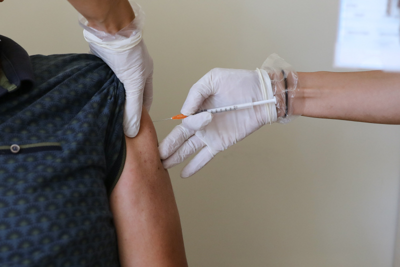 İki doz aşı arası neden 3 haftaya çekildi? Bilim Kurulu üyesi açıkladı