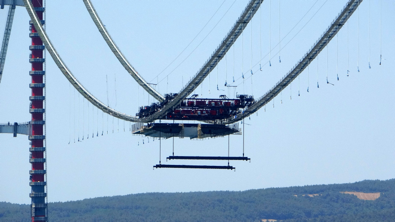 Temelini Başkan Erdoğan atmıştı! 1915 Çanakkale Köprüsü’nde ilk mega tabliye blok montajı yapıldı