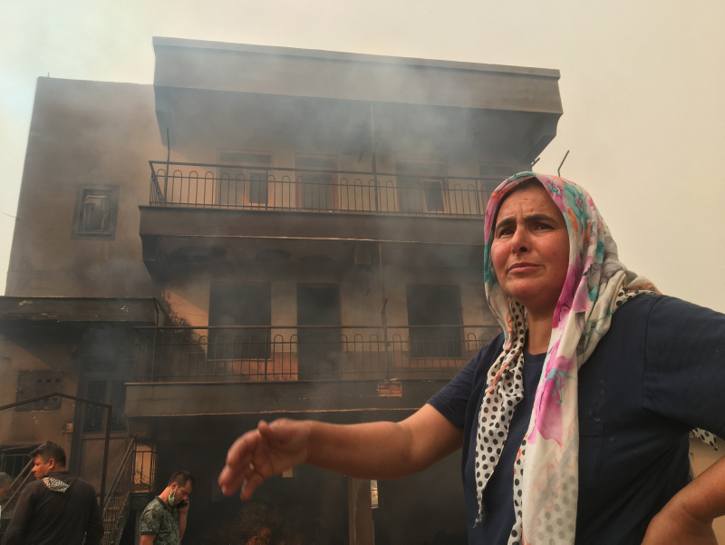 Manavgat’taki yangında yürek burkan anlar! Gözyaşları içinde anlattı