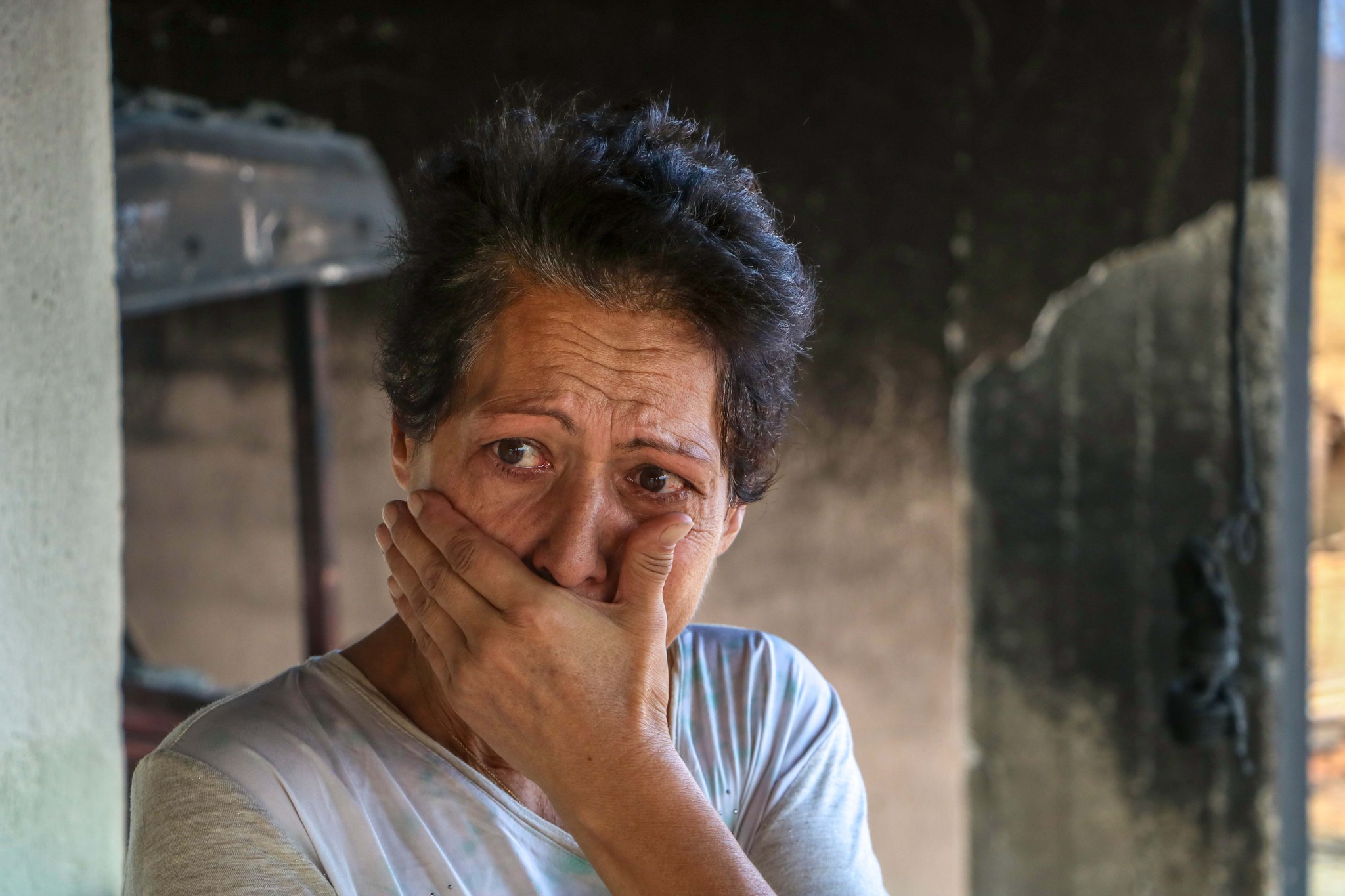Manavgat’ta yangın | Alevler evinin önüne kadar geldi! Gözyaşlarını tutamadı: Ateşin içinde kaldık