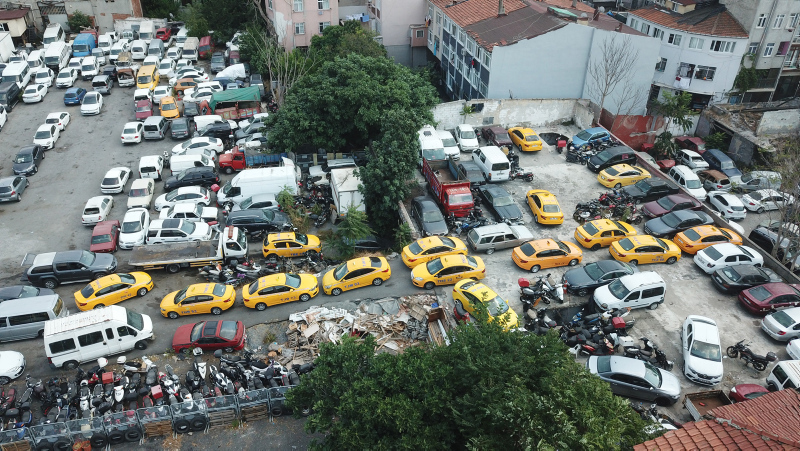 İstanbul’da taksi çıkmazı: Yediemin otoparkı hıncahınç doldu