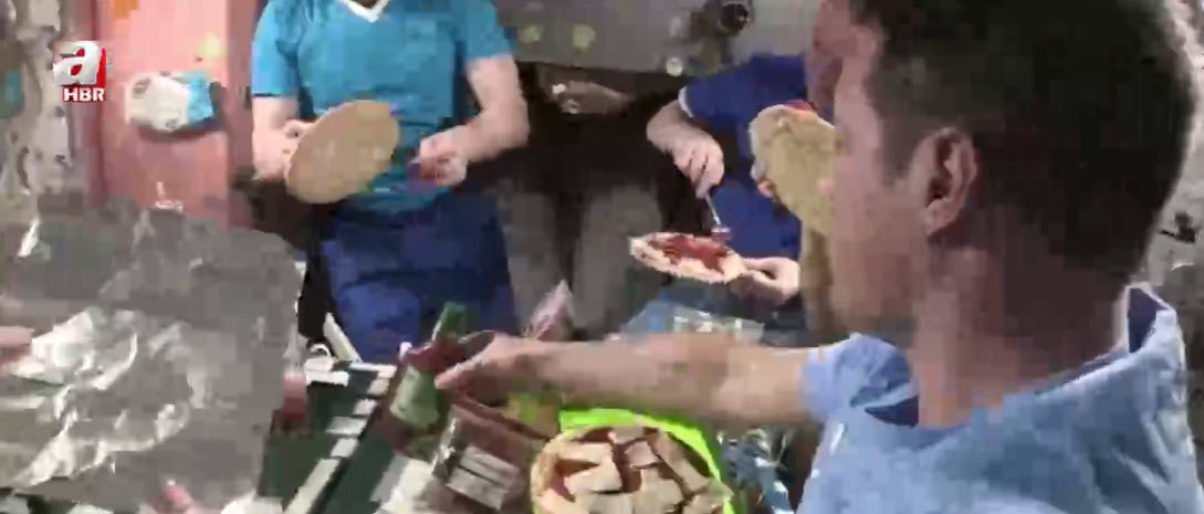 Uluslararası Uzay İstasyonu’nda pizza gecesi