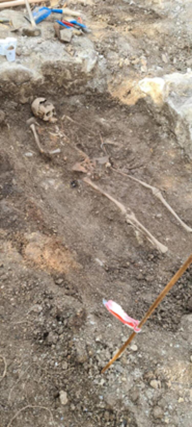 Kepçenin ucunda büyük hazine! Yol yapımı sırasında bulundu