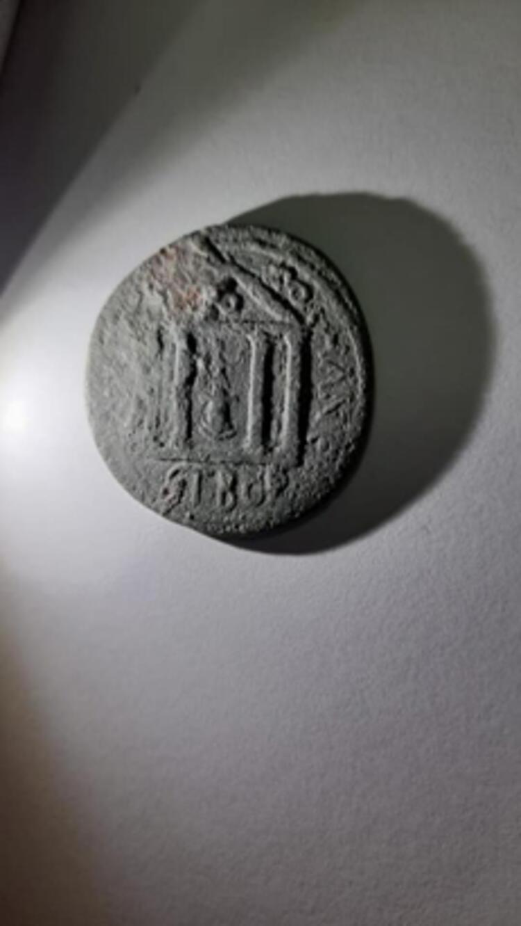 Kepçenin ucunda büyük hazine! Yol yapımı sırasında bulundu