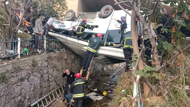 Gebze’deki servis kazasıyla ilgili korkunç iddia! 3 kişi ölmüş 19 kişi yaralanmıştı