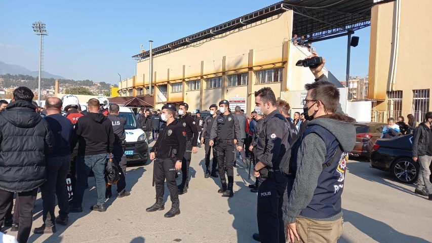 Efeler Belediyespor - Ulukonakspor maçında ortalık karıştı! Mücadele nezarette tamamlandı