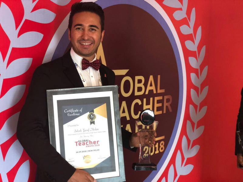 Şampiyon öğretmen Selçuk Yusuf Arslan! Dünya onu ve başarılarını konuşuyor
