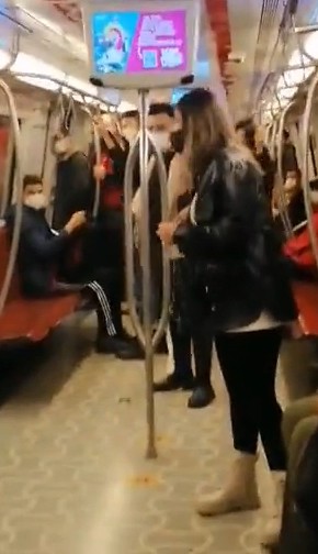 SON DAKİKA: Kadıköy-Tavşantepe metrosunda korkunç olay! Eli bıçaklı kişi kadına saldırdı