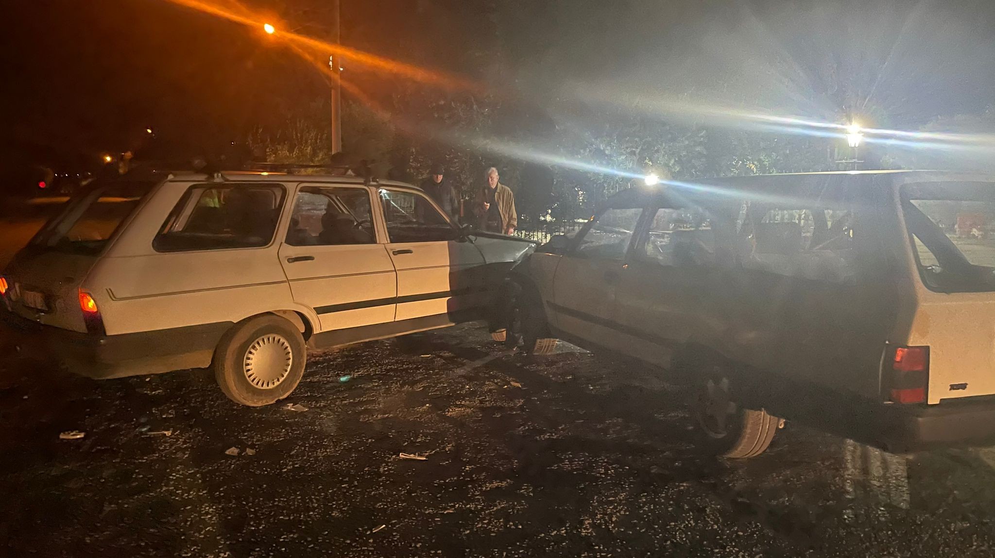 SON DAKİKA: Bursa’da 2 otomobil kafa kafaya çarpıştı! Yaralılar var