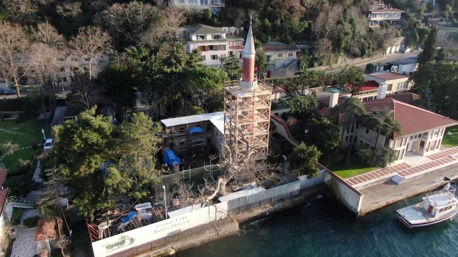 355 yıllık tarihi Vaniköy Camii’nde çalışmalar devam ediyor! 14 ay sonra görüntülendi