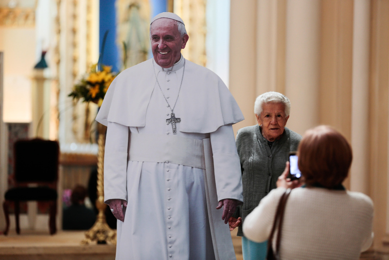 Katoliklere tepki gösterdi! Papa Francis ’bencil’ olmakla suçladı