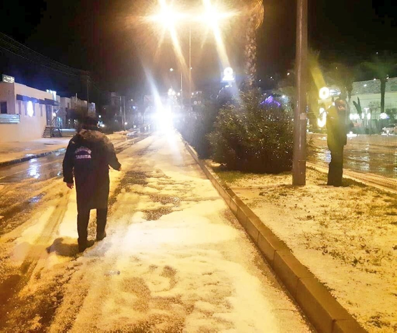 Muğla’yı sağanak vurdu! Evleri iş yerlerini su bastı, dolu araçlara hasar verdi